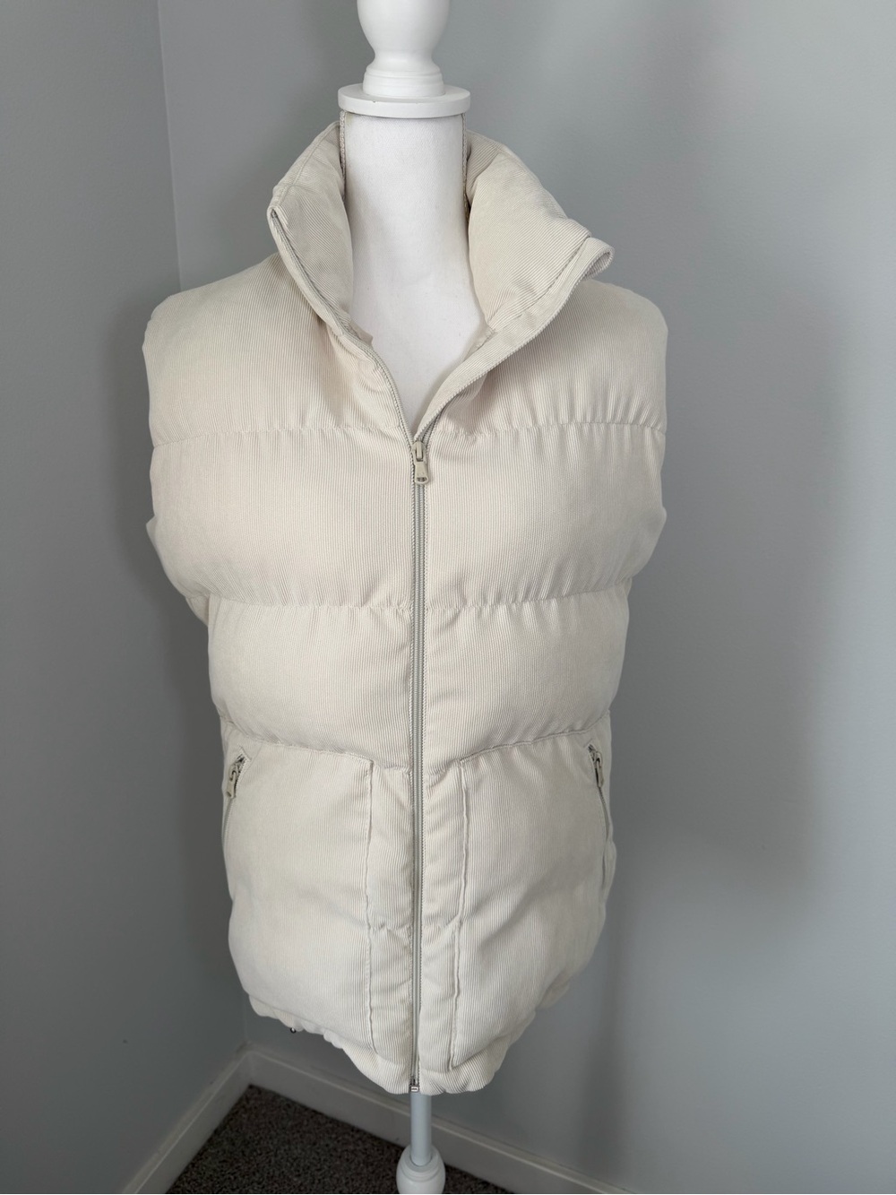 Vineyard Vines Oversized Corduroy Puffer Vest Cream PrimaLoft Size S